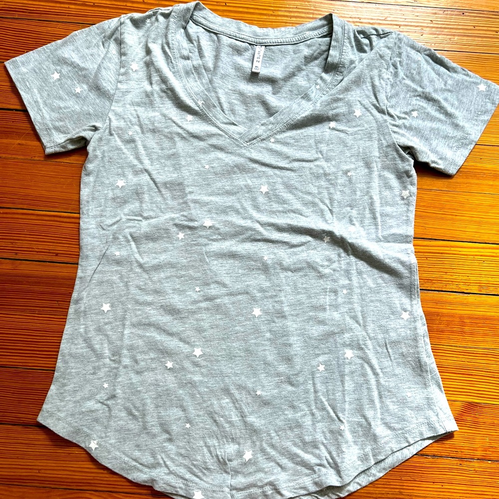 Z supply white and grey star V neck tee